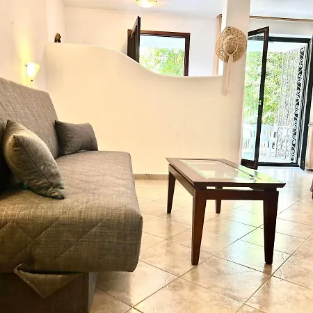 Apartman Seaside - Basic For Families, Groups And Budget Travelers *