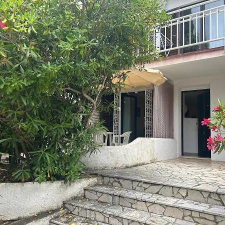 Apartman Seaside - Basic For Families, Groups And Budget Travelers